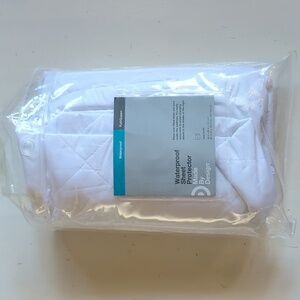 New Made By Design White Waterproof Sheet Protector Full/Queen